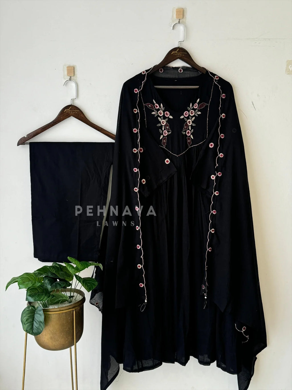 Black Embroidery Suit Set