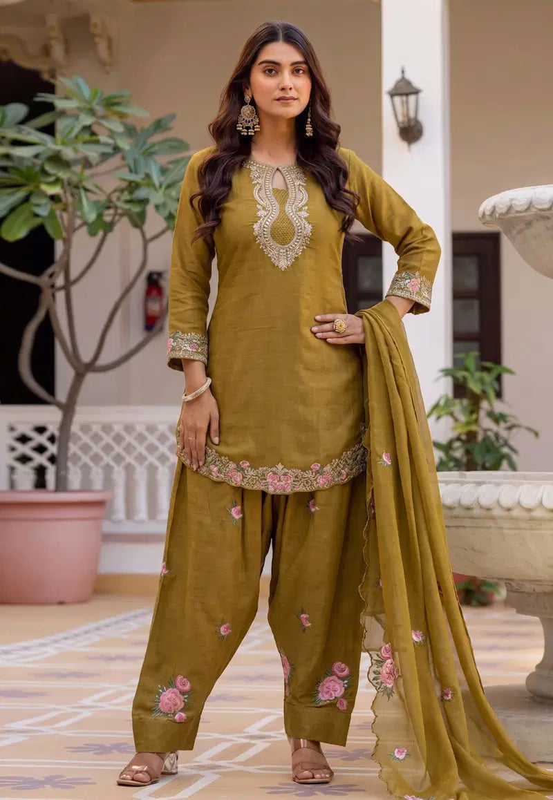 Afsana White Hans Cotton Embroidered Salwar Kameez