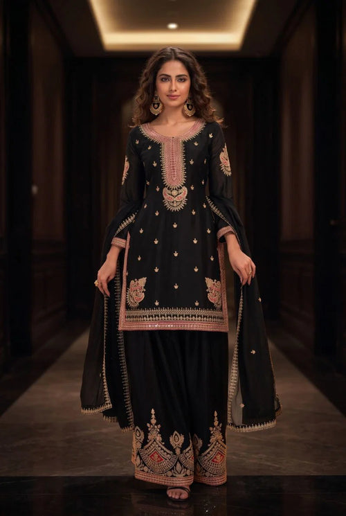 Aurraa Haseen Chinon Embroidered Salwar Kameez