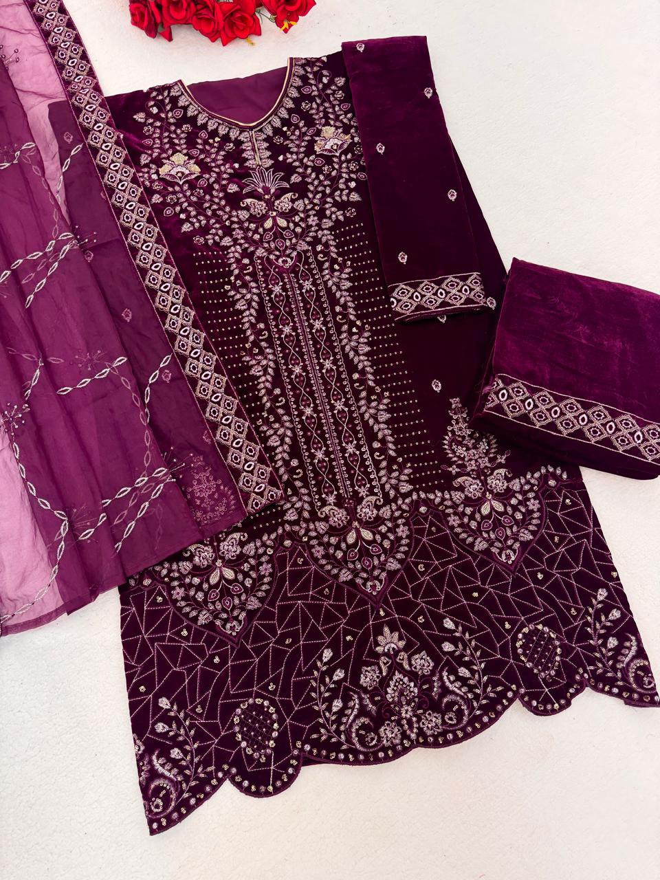 Mah E Rooh 4230 A To D Velvet Embroidered Salwar Kameez Collection