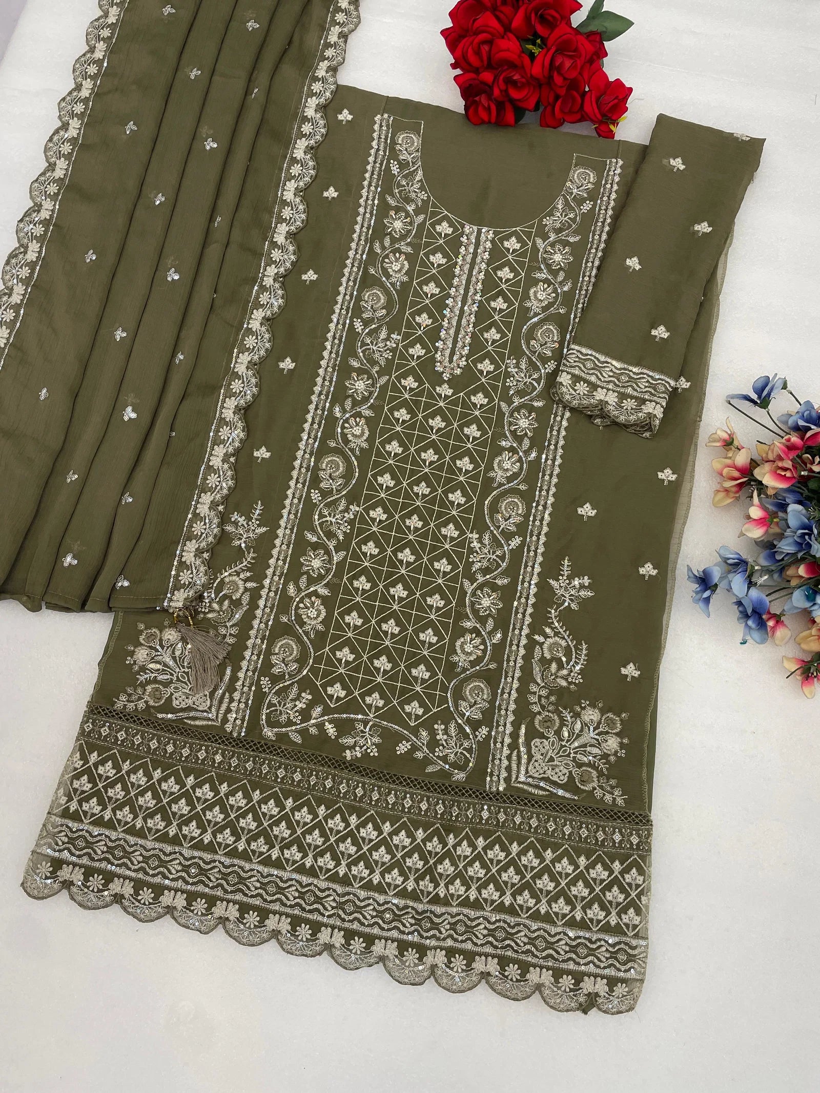 Mah E Rooh 5246 A To D Chiffon With Heavy Embroidered Salwar Kameez