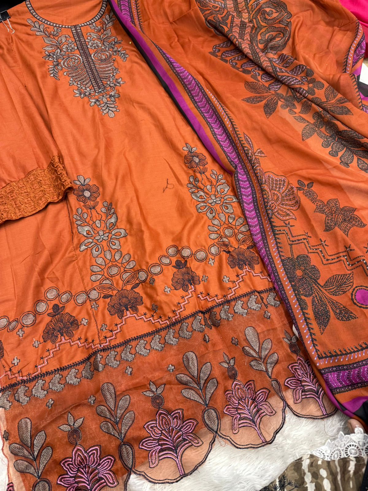 Mehboob Tex 1919 B To D Cotton Dupatta Rayon Embroidered pakistani Salwar Kameez